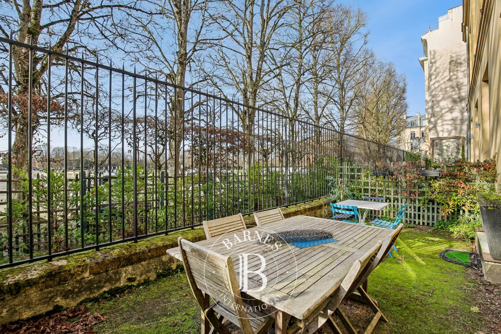 Versailles Bassin de Neptune - 3P jardin avec vue sur les jardins du Château - picture 1