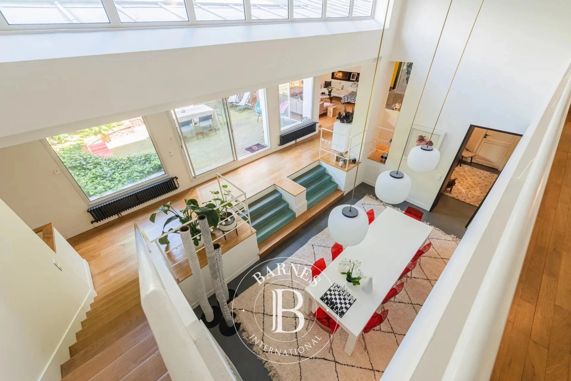 Exceptional tri-level apartment - picture 1