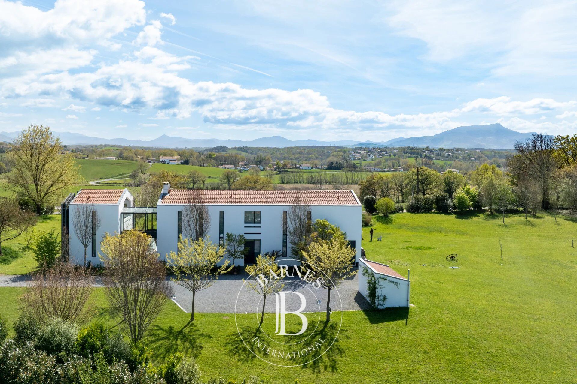 ARBONNE, PANORAMIC MOUNTAIN VIEW – SOUTH-FACING - picture 2