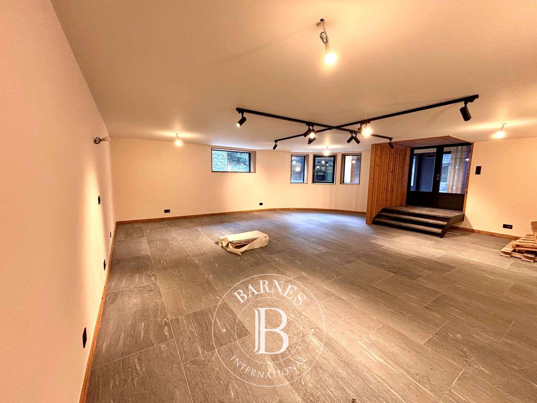 Magnifique local commercial à louer - picture 2