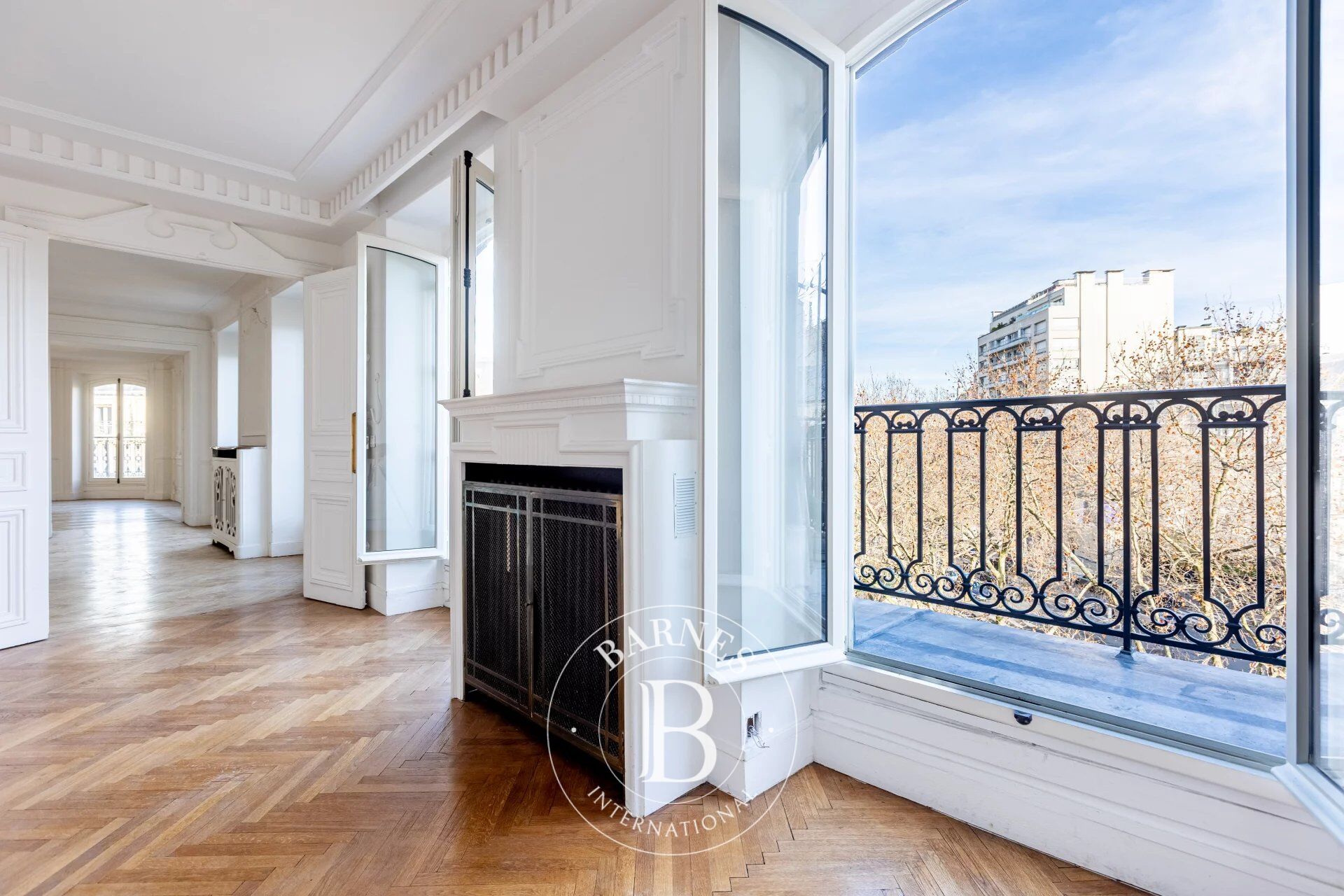 Paris 17ème Villiers/ Wagram - Apartment on the 4th floor - Balcony and open views over greenery - 4 bedrooms - picture 2
