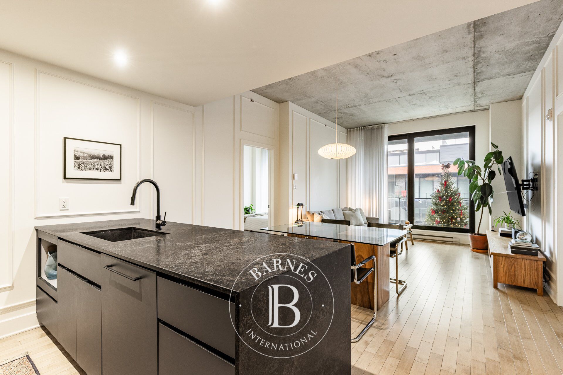 42 Rue du Square-Sir-George-Étienne-Cartier #603  Montréal (Le Sud-Ouest) (Montréal) - picture 2