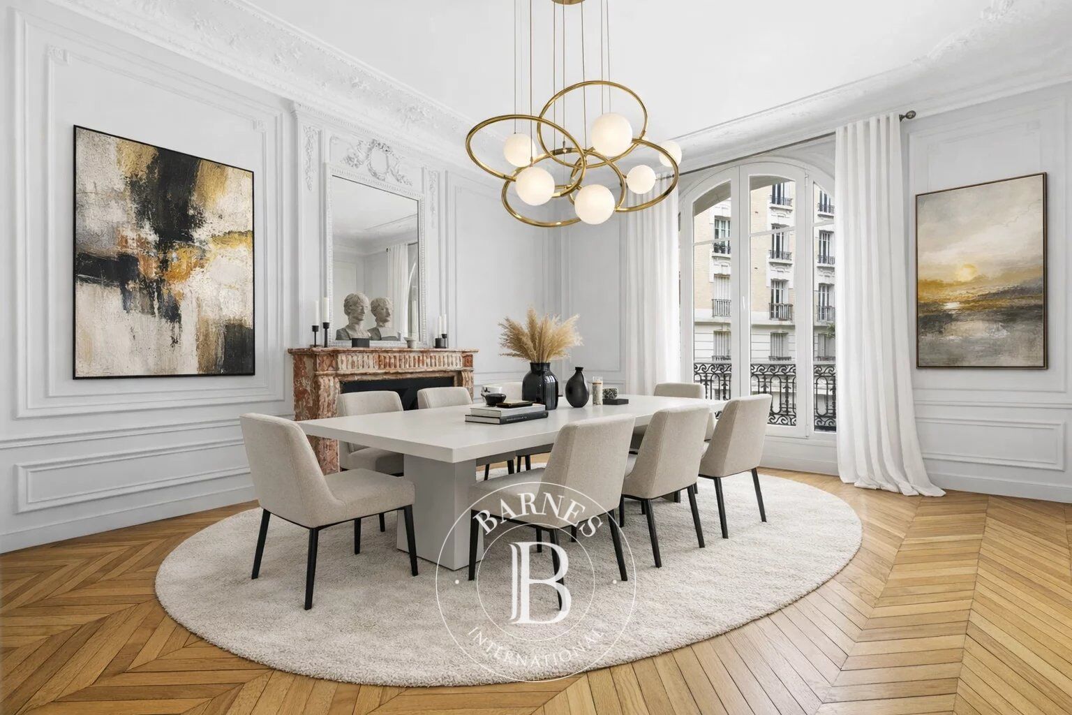 Paris 18 - 3 or 4 bedrooms - Volume - Elegance - Lift - Period charm - picture 3