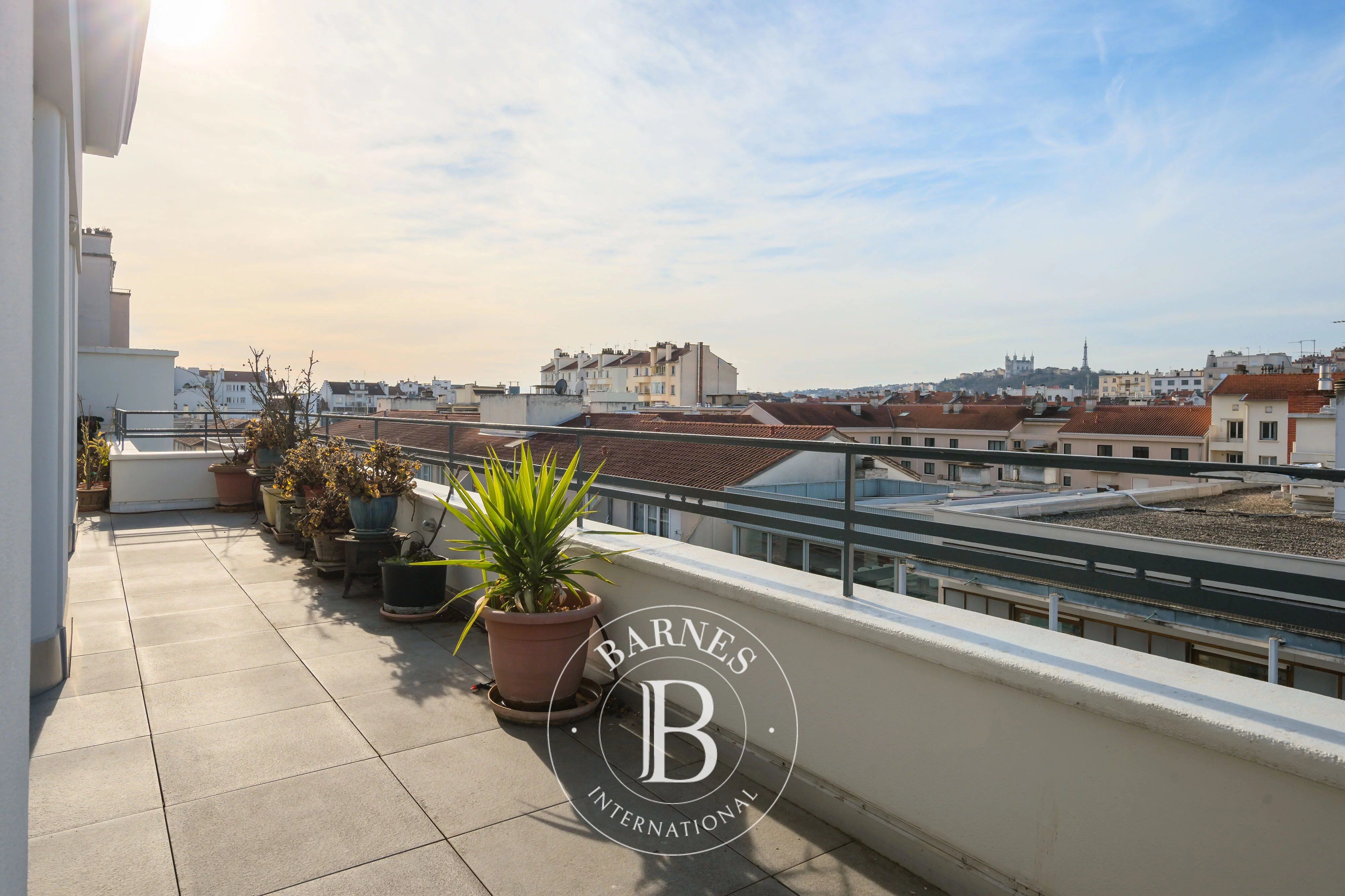 Lyon 6 - Rue Duguesclin - Top floor apartment measuring 135.79 sqm with 51sqm terrace - 3 bedrooms - picture 2