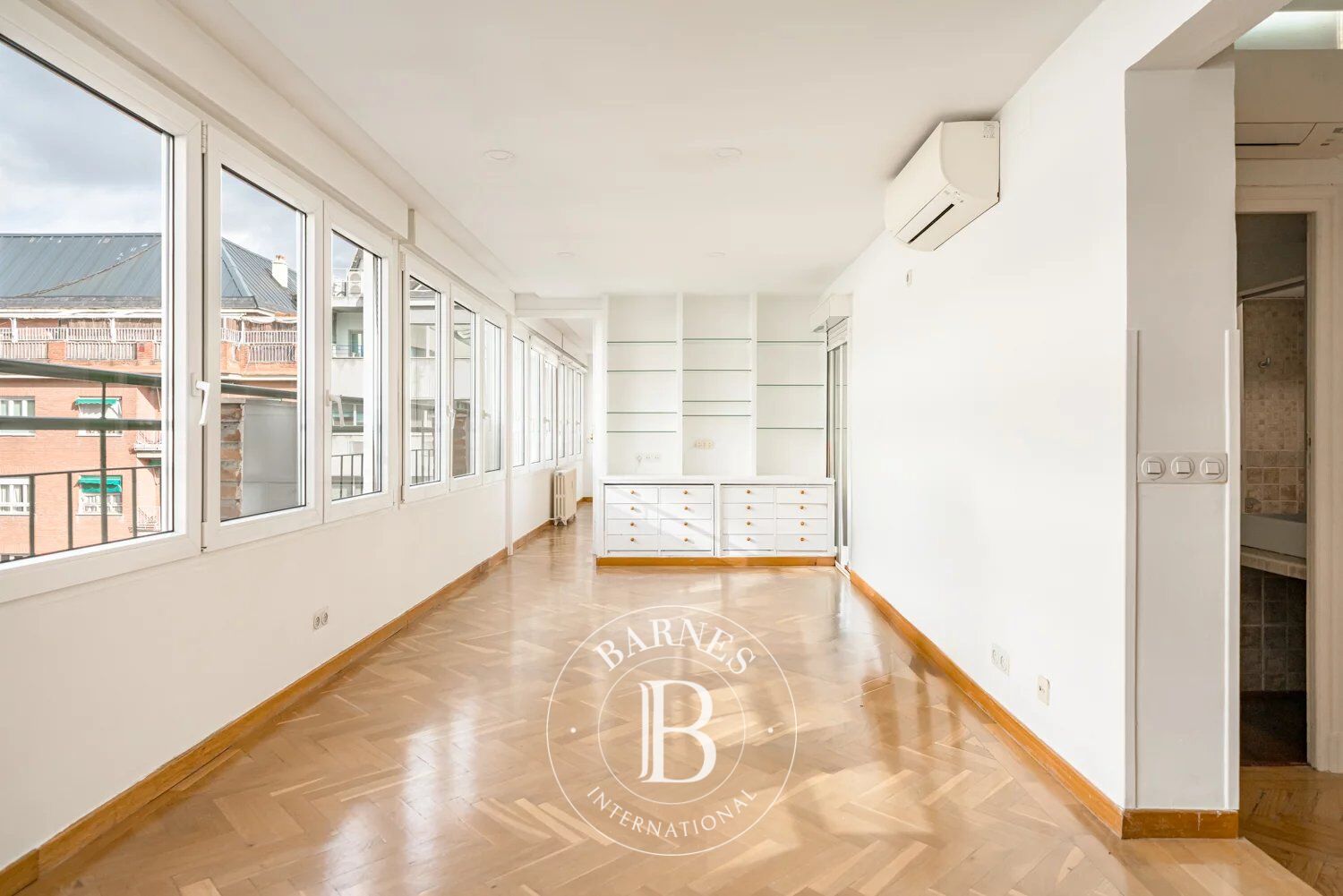 Großzügige und helle wohnung in erstklassiger lage in Chamberí - picture 3