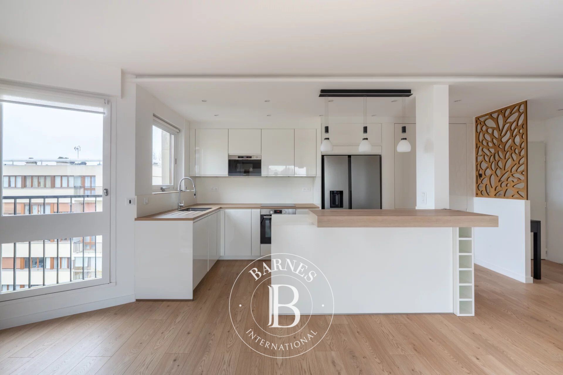 Le Chesnay - Town centre - 96m² (1,033 sq ft) apartment - Parly II - 3 bedrooms and office - exceptional renovation - picture 2