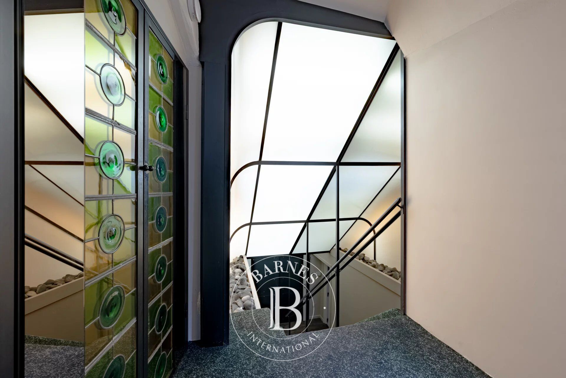 BARNES Annecy – ANNECY – BONLIEU – APPARTEMENT ATYPIQUE EN DUPLEX – CHARME DE L’ANCIEN - picture 2