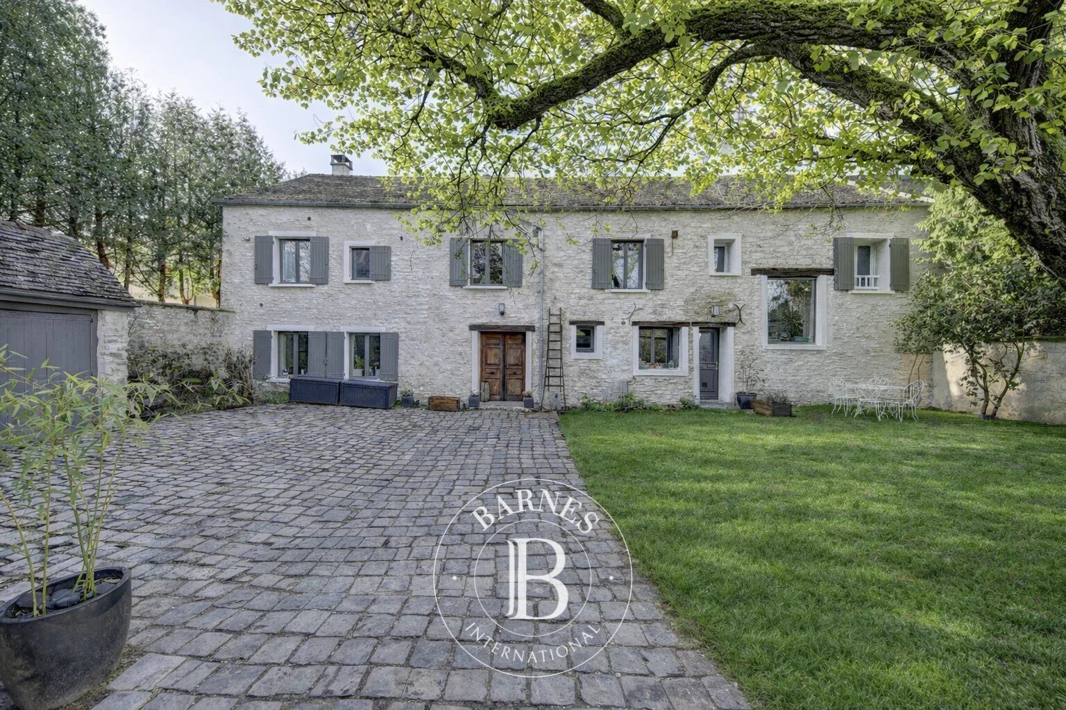 Crespières - Centre village - Maison ancienne en pierre  de 10 pièces - picture 1