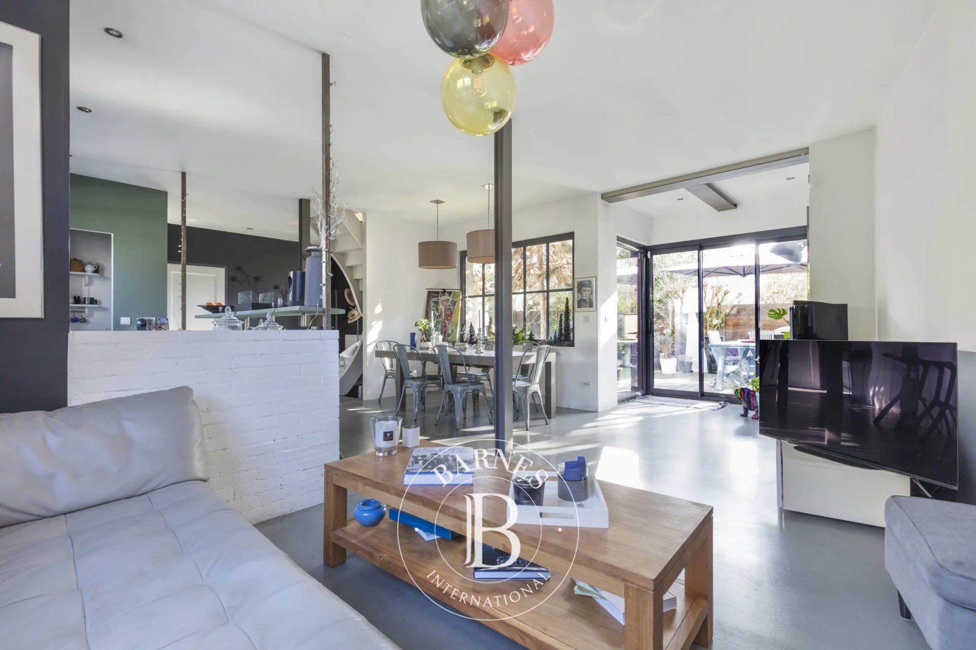 SURESNES - MAISON DE VILLE AVEC JARDIN - picture 3