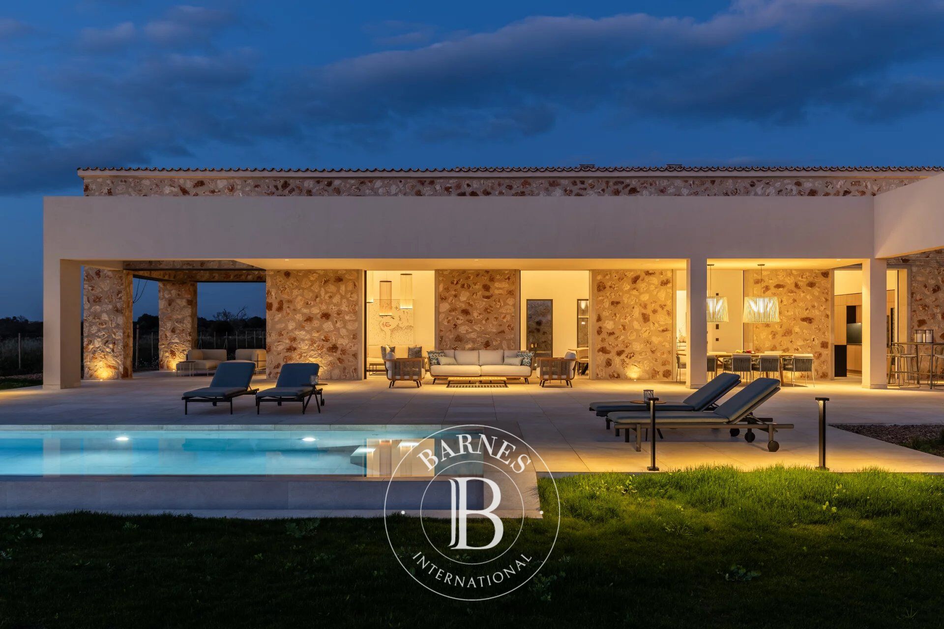 Neue Luxusfinca mit Panoramablick auf die Landschaft nahe den Stränden von Santanyí - picture 2