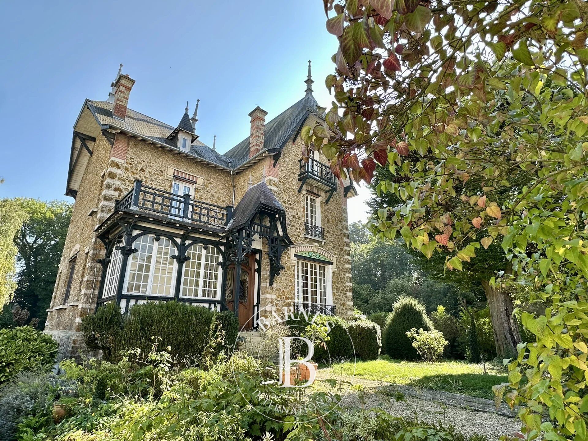 Exclusivité - Arpajon (91) – Maison de maître du début XXe siècle et Dépendance – Terrain boisé de 2 800 m² - picture 1