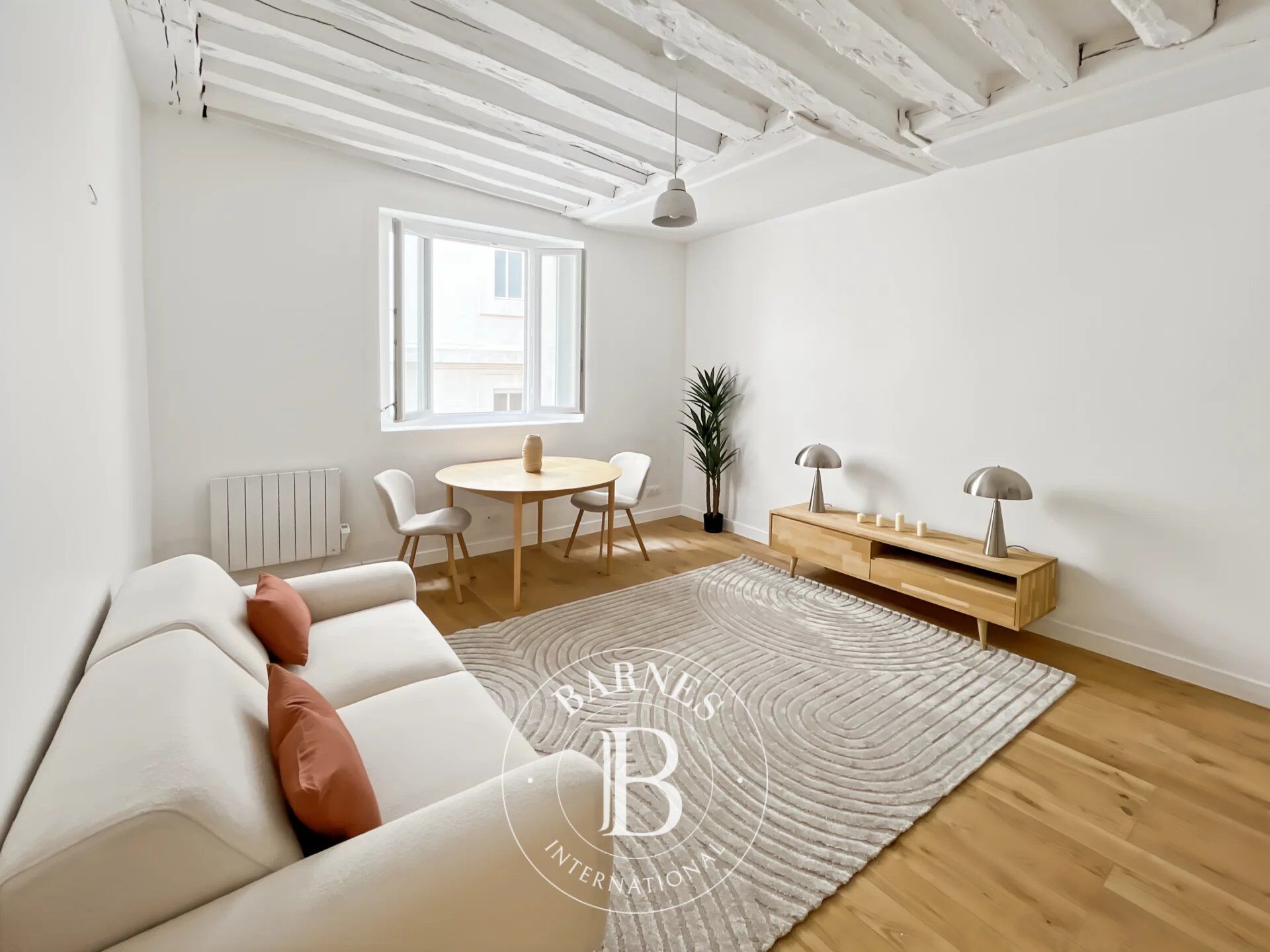 PARIS 1er - LOUVRE - PALAIS ROYAL - FONDATION CARTIER - REFAIT A NEUF - 1 CHAMBRE - picture 1