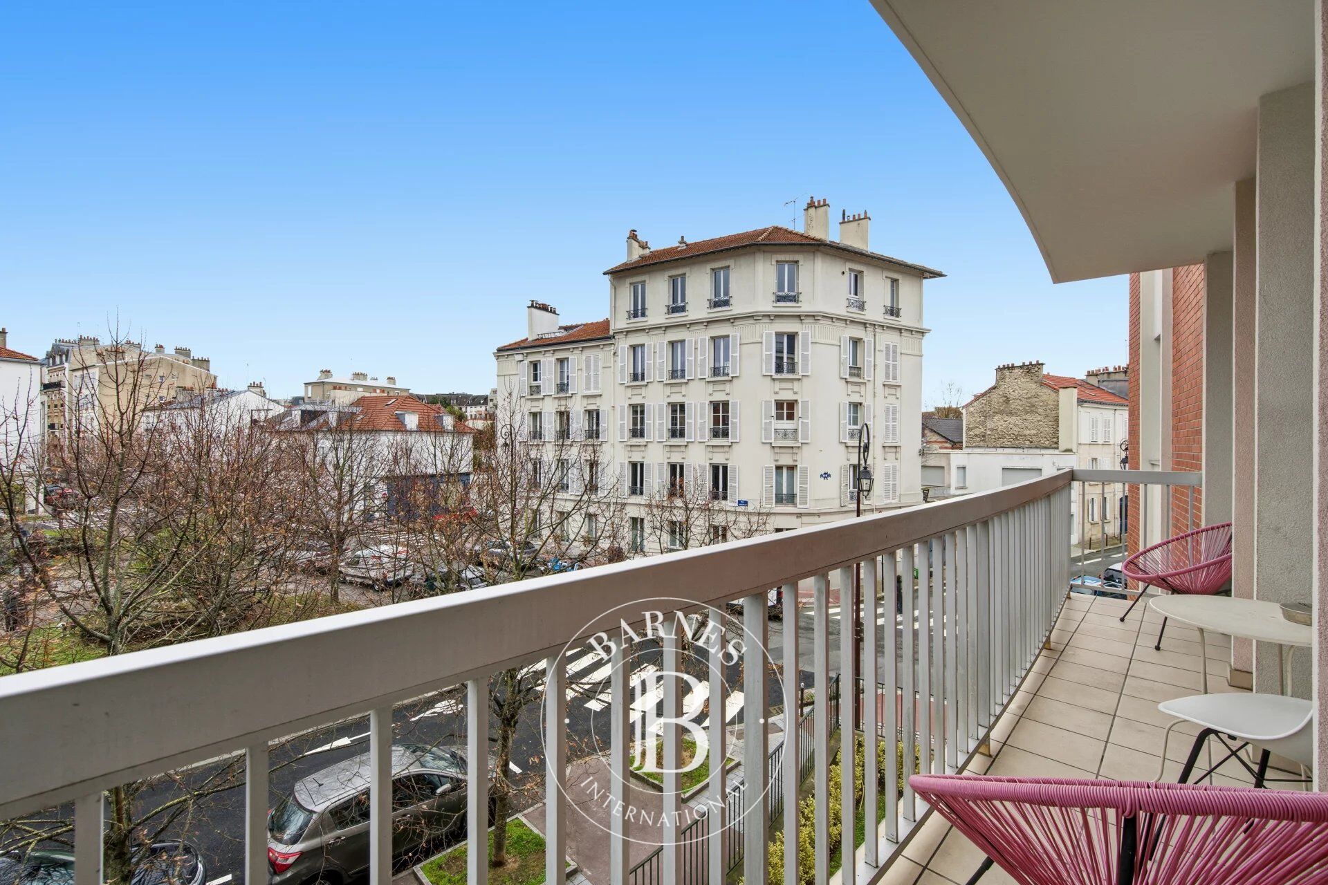 Charenton - Place Henri IV - Appartement 3 chambres - Balcon - picture 1