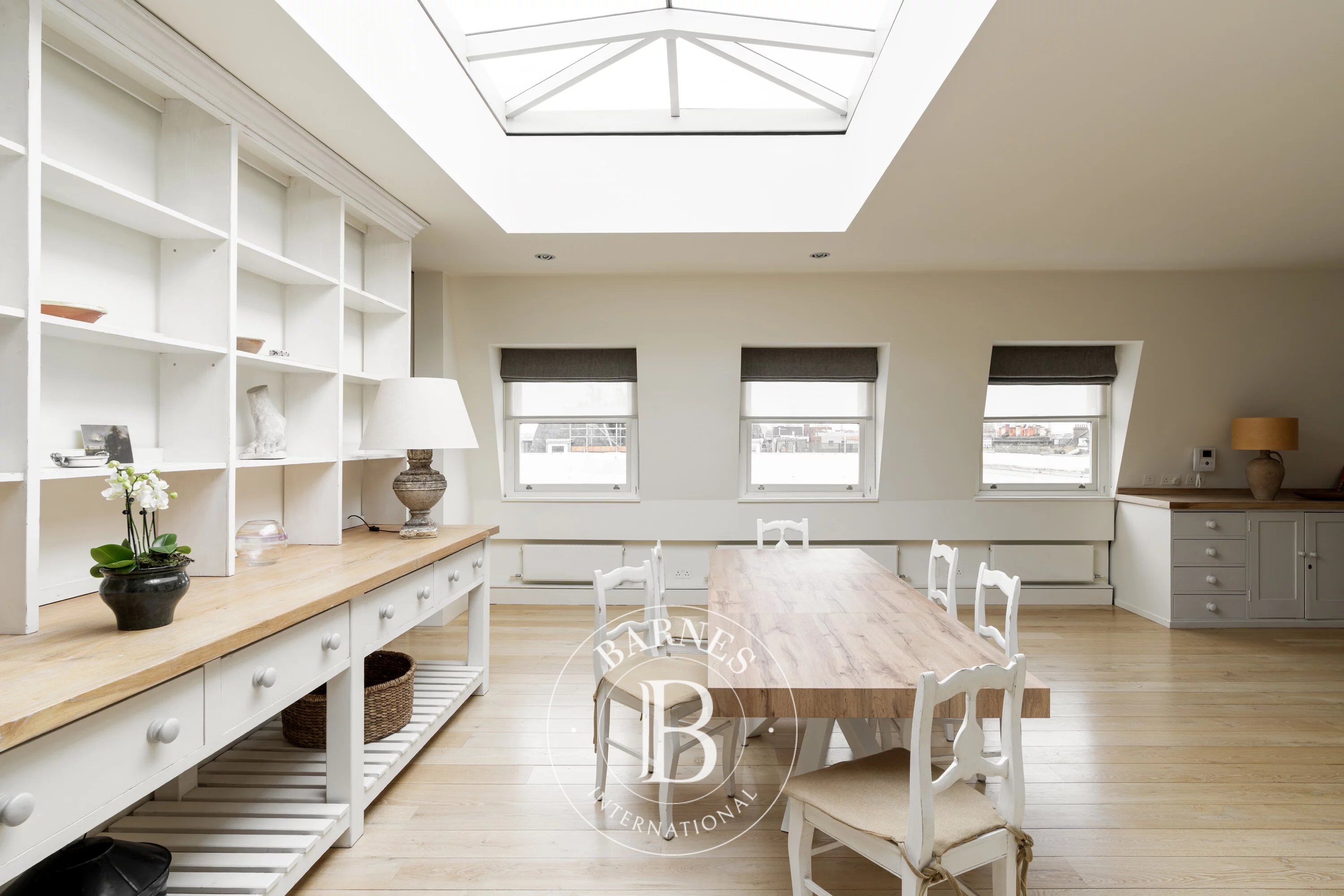 Queen's Gate, South Kensington - picture 1