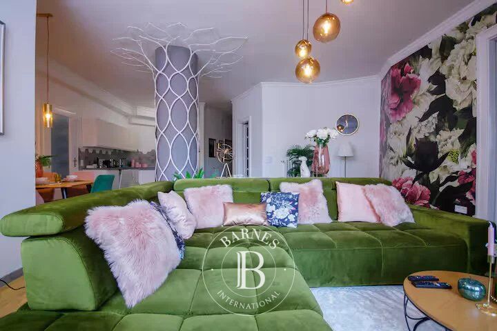 For Rent: 3-Bedroom Lovely Apartment Near the Basilica - picture 1