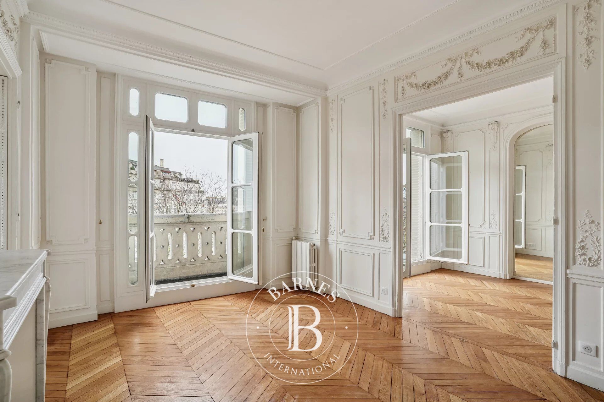 Paris 7 - Breteuil/Invalides - Vue dégagée - Balcons - Charme de l'ancien - picture 1