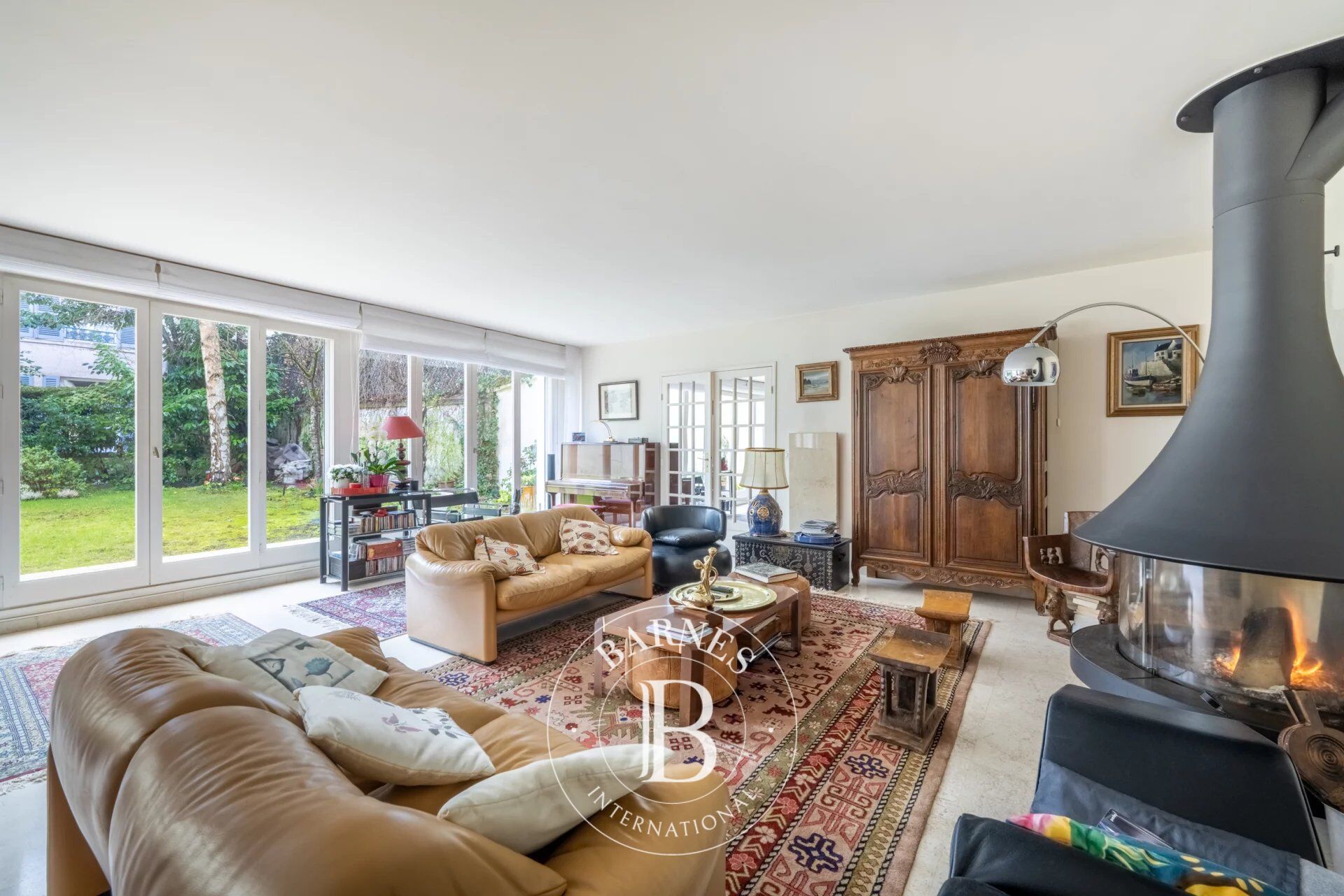 Versailles Notre Dame - Appartement  familial avec jardin au cœur de Versailles – 5/6 chambres  - Sectorisation Hoche - 4 mn à pied de la gare Rive-Droite - picture 2