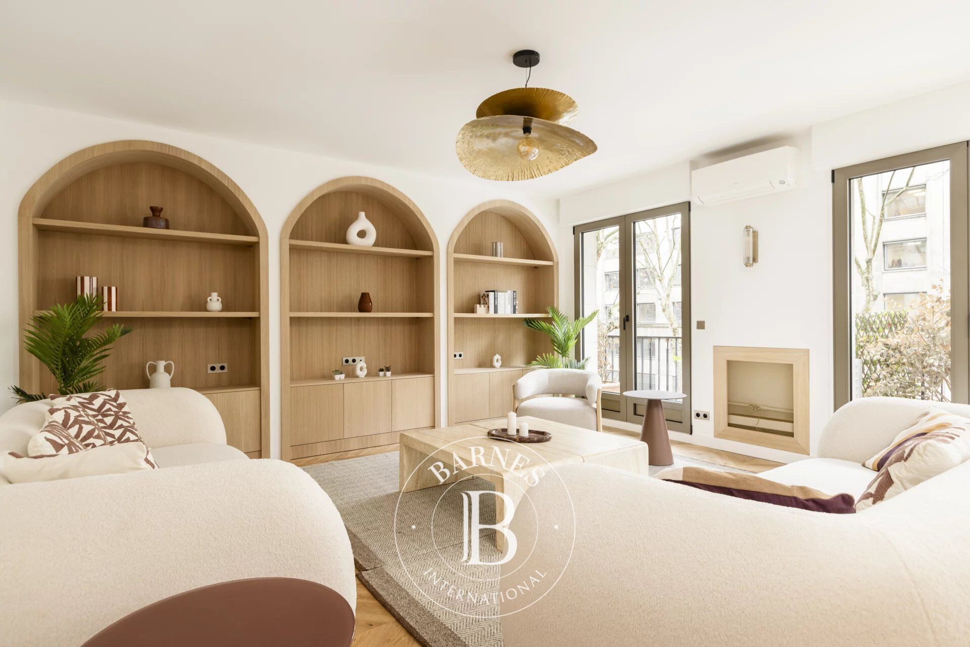 Paris 7è -  Solférino - 125m² rénové et climatisé - 2/3 chambres - picture 2