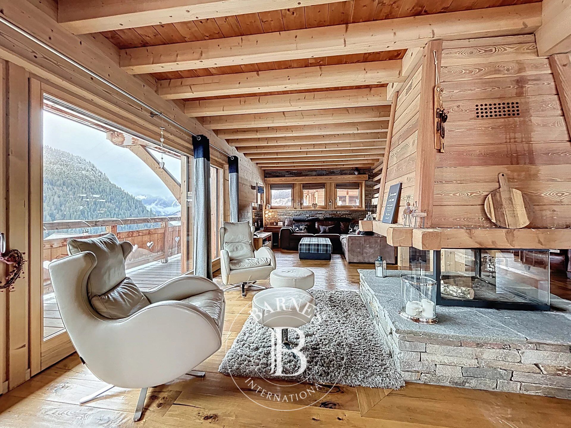 Châtel - Chalet 315 m² surface totale - Propximités du lac de Vonnes et du centre village - 4 chambres en suite - picture 1