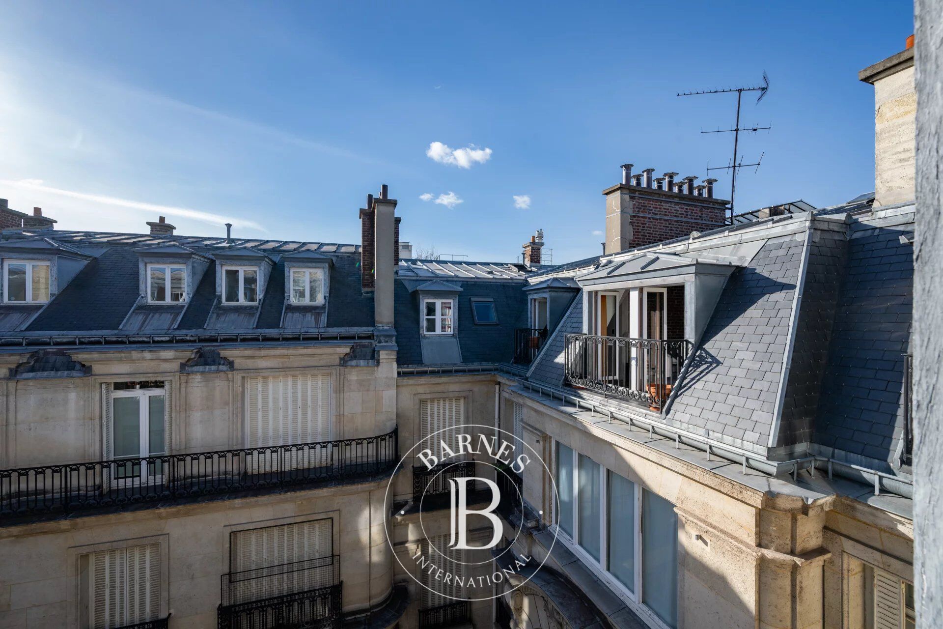 Paris 8th - Matignon/Boétie - Unique Apartment - 3 Bedrooms - Top Floor - picture 2