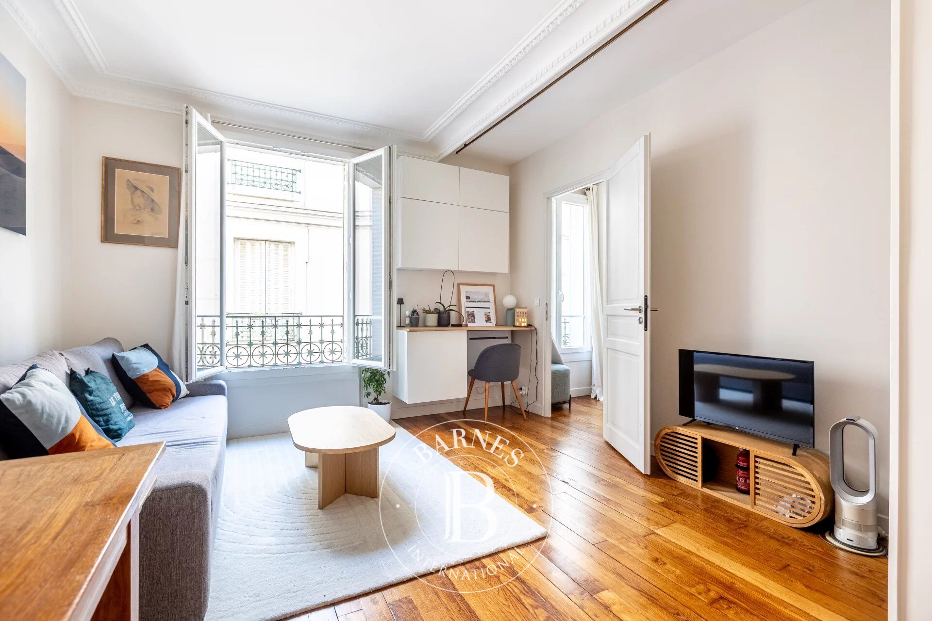 Paris 17 - VILLIERS - 1-BED - UPPER FLOOR - picture 1