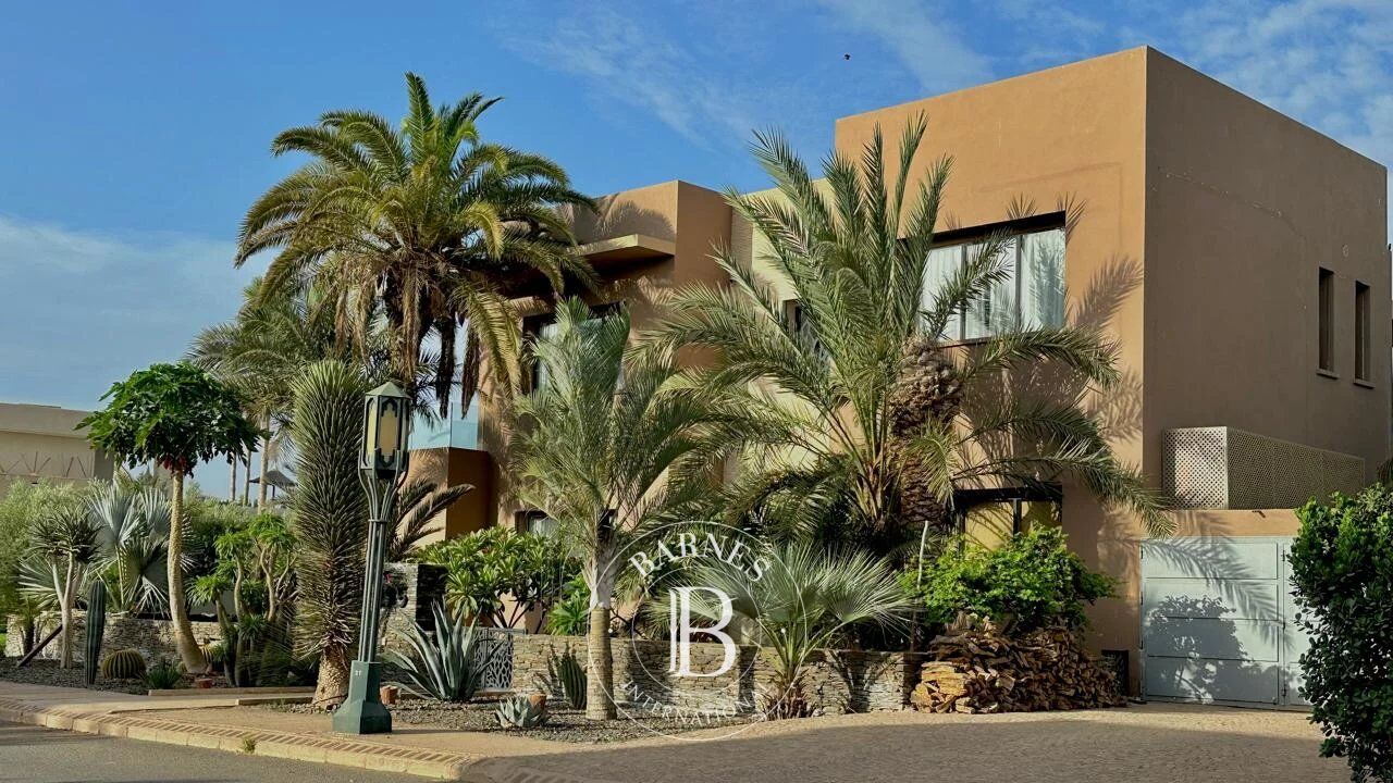 Front-row villa on Amelkis golf course - picture 2