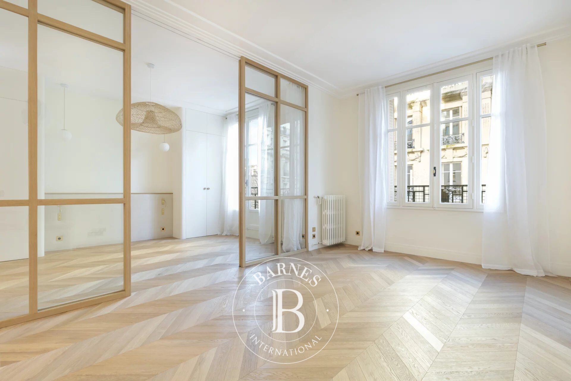 Paris 16 - Passy - Sublime rénovation - Immeuble de grand standing - picture 1