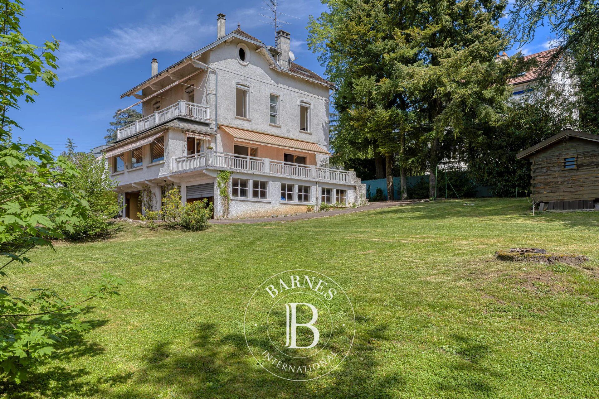 BARNES Aix-les-Bains - AIX-LES-BAINS - PREMIÈRES HAUTEURS - VILLA ANNÉES 30 CLASSÉE - PARC 2 560 M² - VUE MONTAGNES - picture 1
