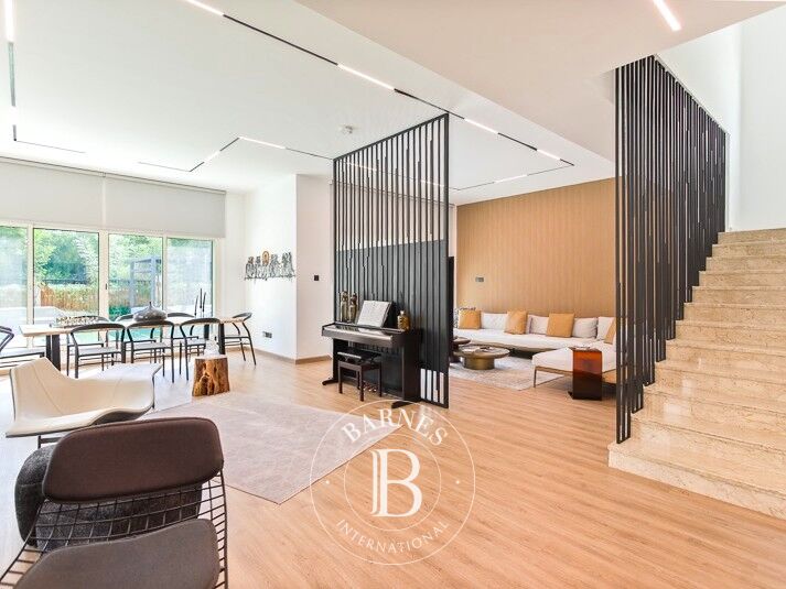 Villa Jumeirah Village Circle - picture 2