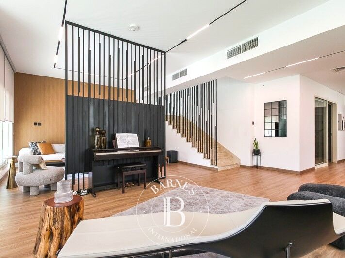 Villa Jumeirah Village Circle - picture 1