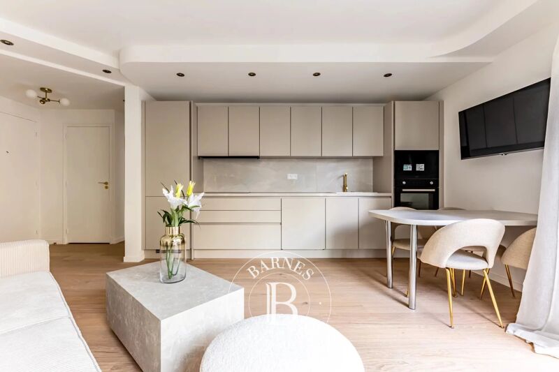 For Sale Apartment | Paris 16ème - picture 2