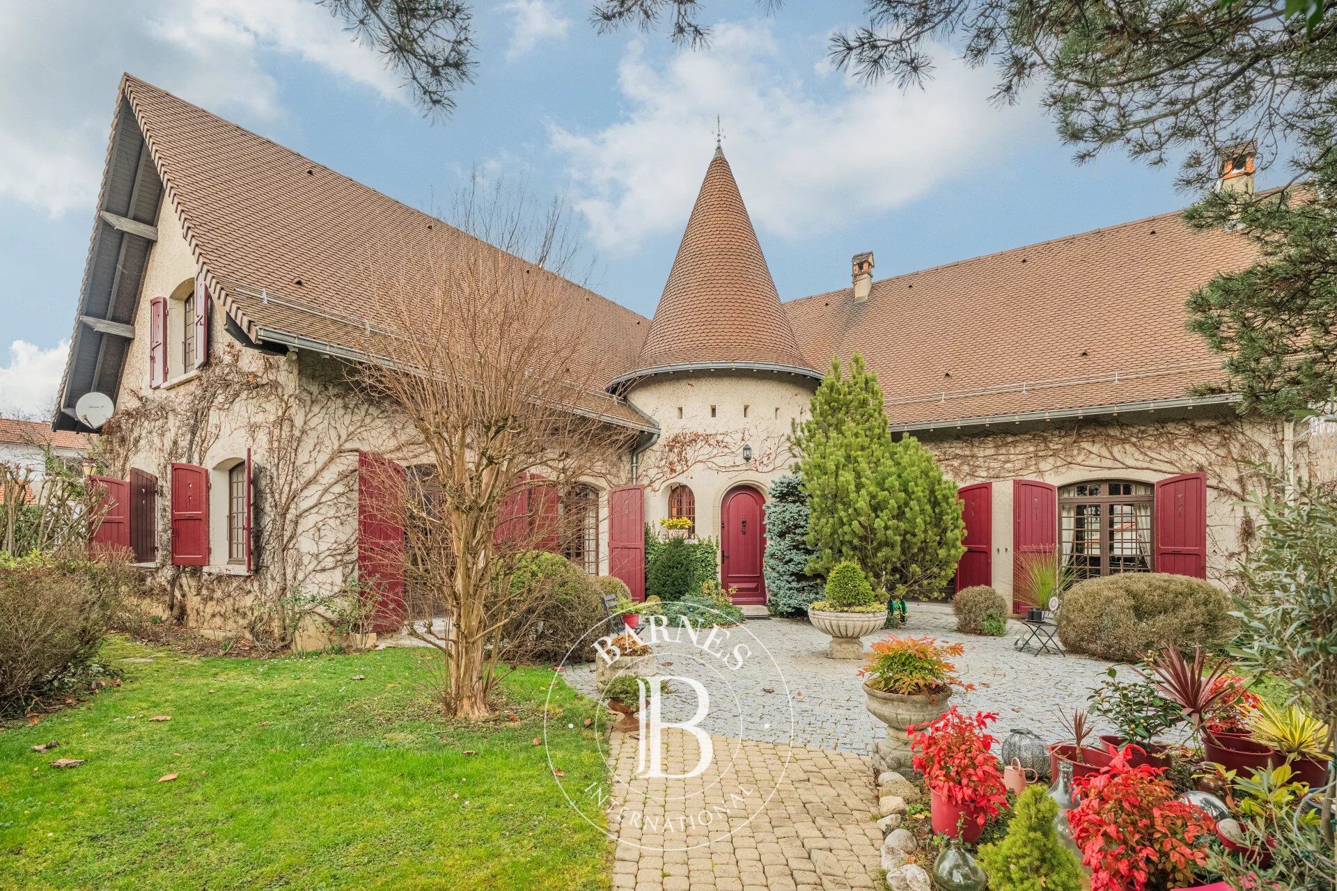 Casa Voiron - picture 1