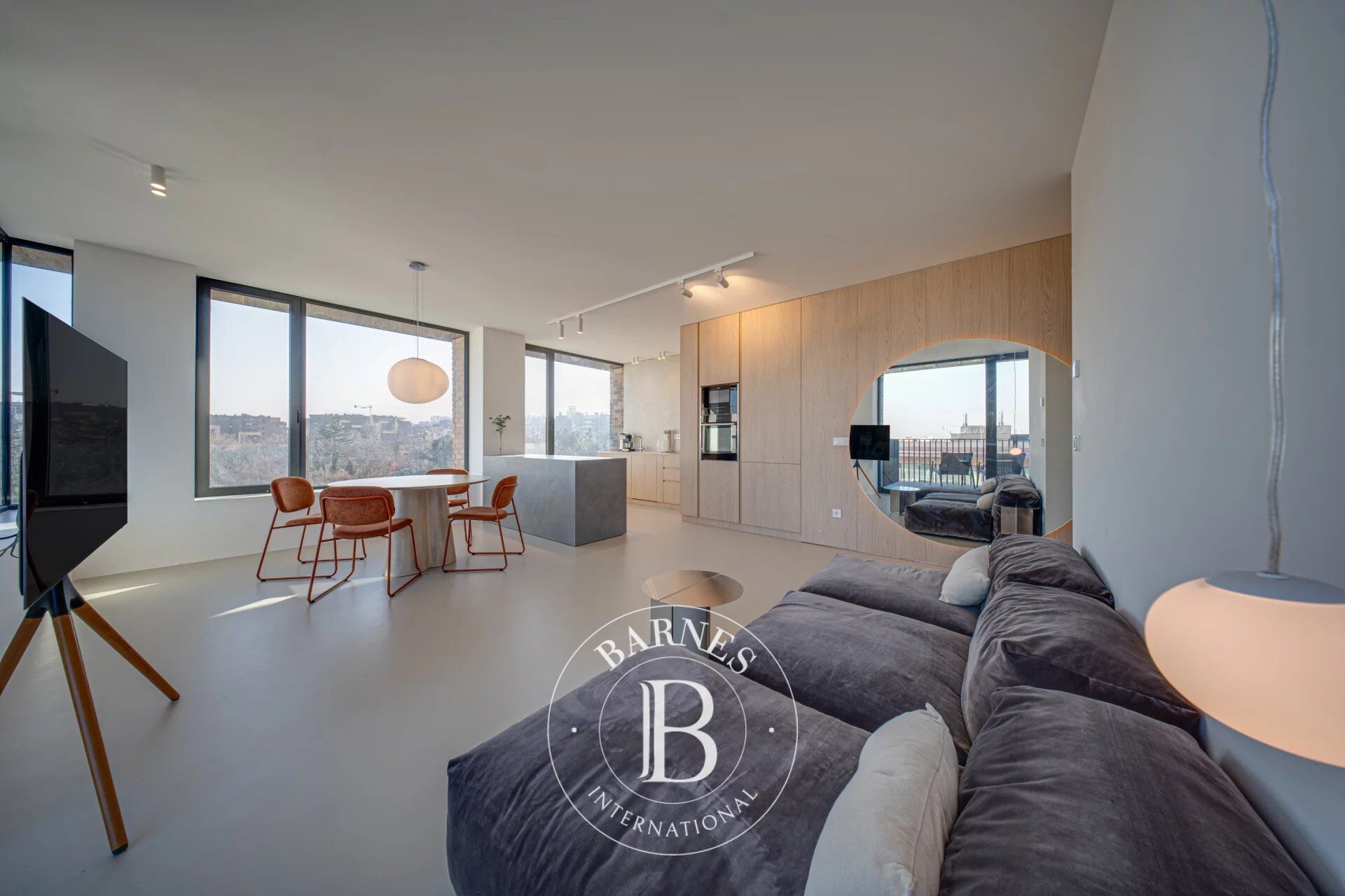 Two-bedroom apartment with two terraces and underground parking space in the Kosher complex - picture 3