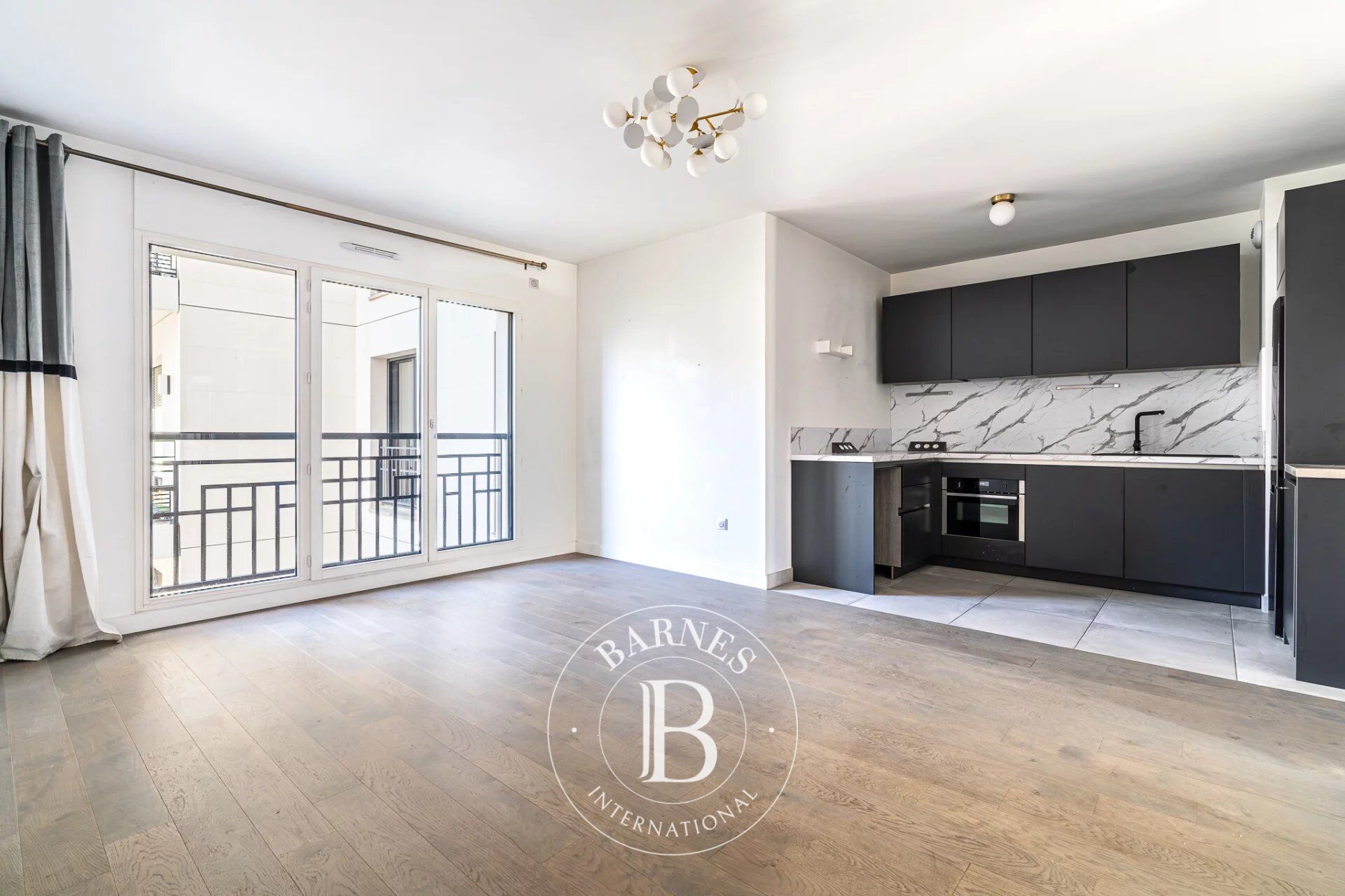 Apartment Neuilly-sur-Seine - picture 2