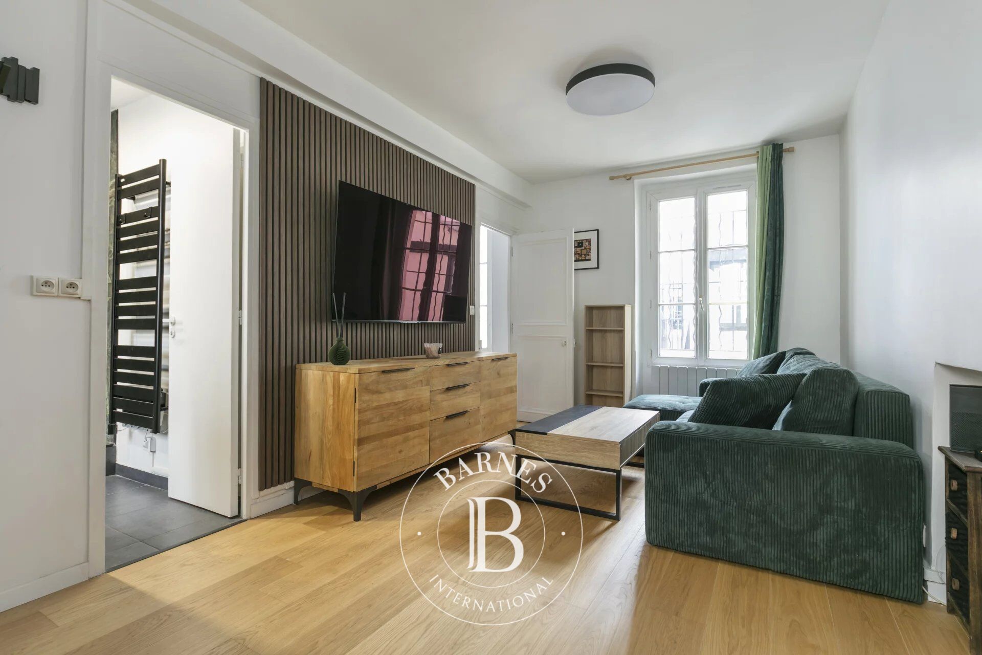 PARIS 17th – RUE DE LÉVIS – Quiet Through Two-Room Apartment - picture 1