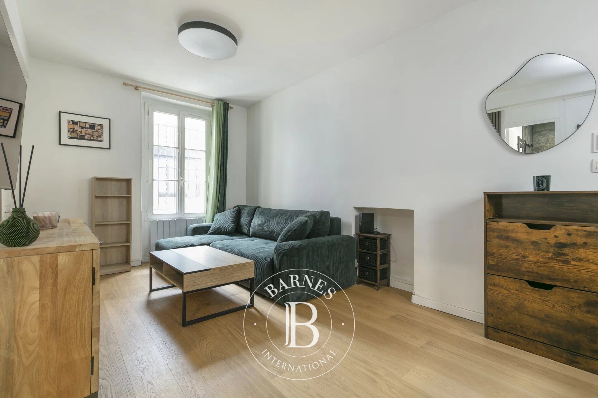 PARIS 17th – RUE DE LÉVIS – Quiet Through Two-Room Apartment - picture 2