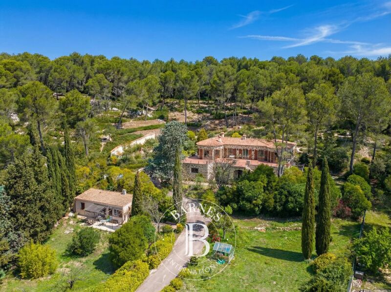 BARNES EXCLUSIVE - AIX-EN-PROVENCE SOUTH – CABRIÈS – ARCHITECT-DESIGNED HOUSE 397 SQM – 7 BEDROOMS – 9,200 SQM PARK – OUTBUILDING