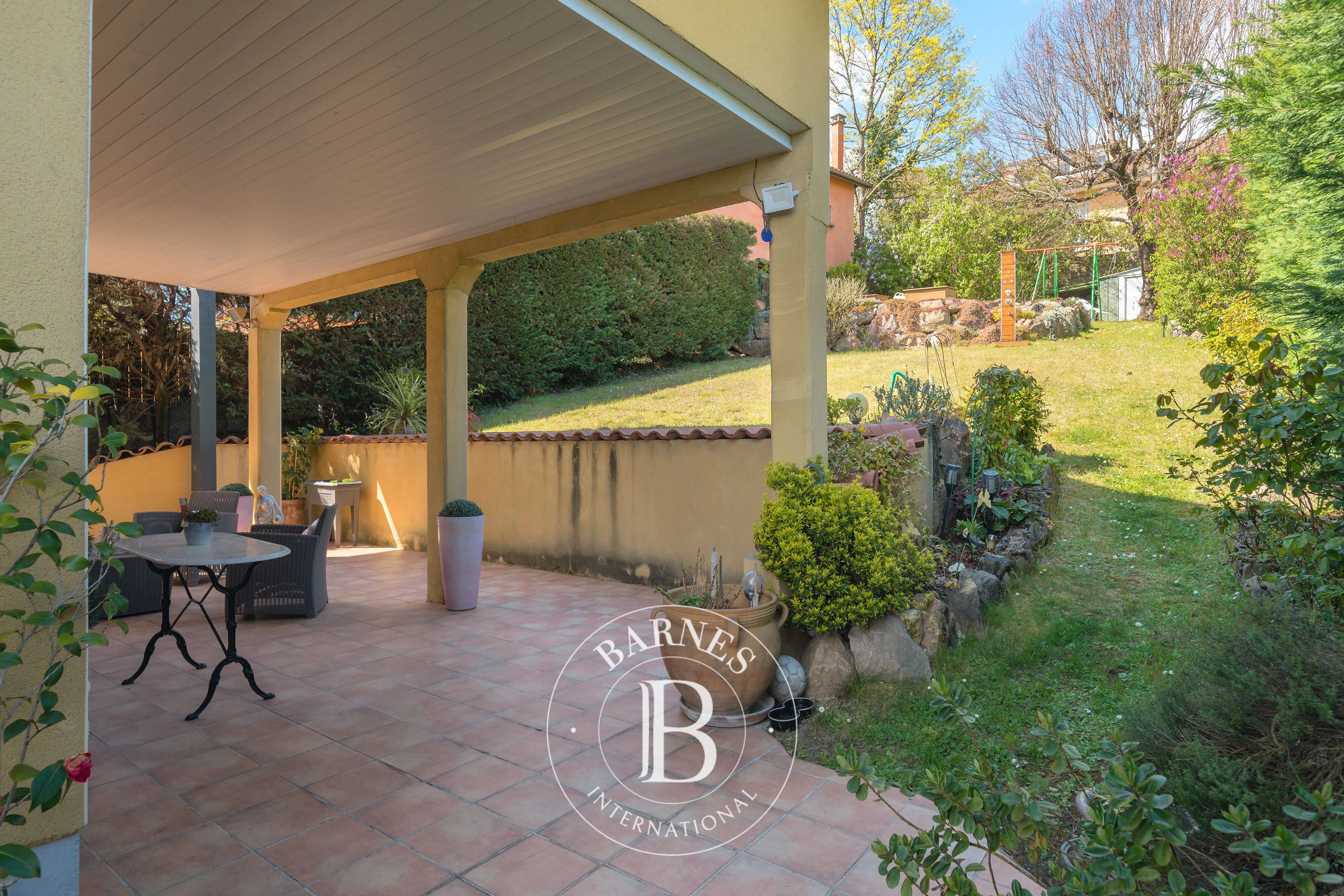 Caluire-et-Cuire – Crépieux - Maison familiale - Terrain de 958 m²  - 3 Chambres (4 chambres possible) - picture 3