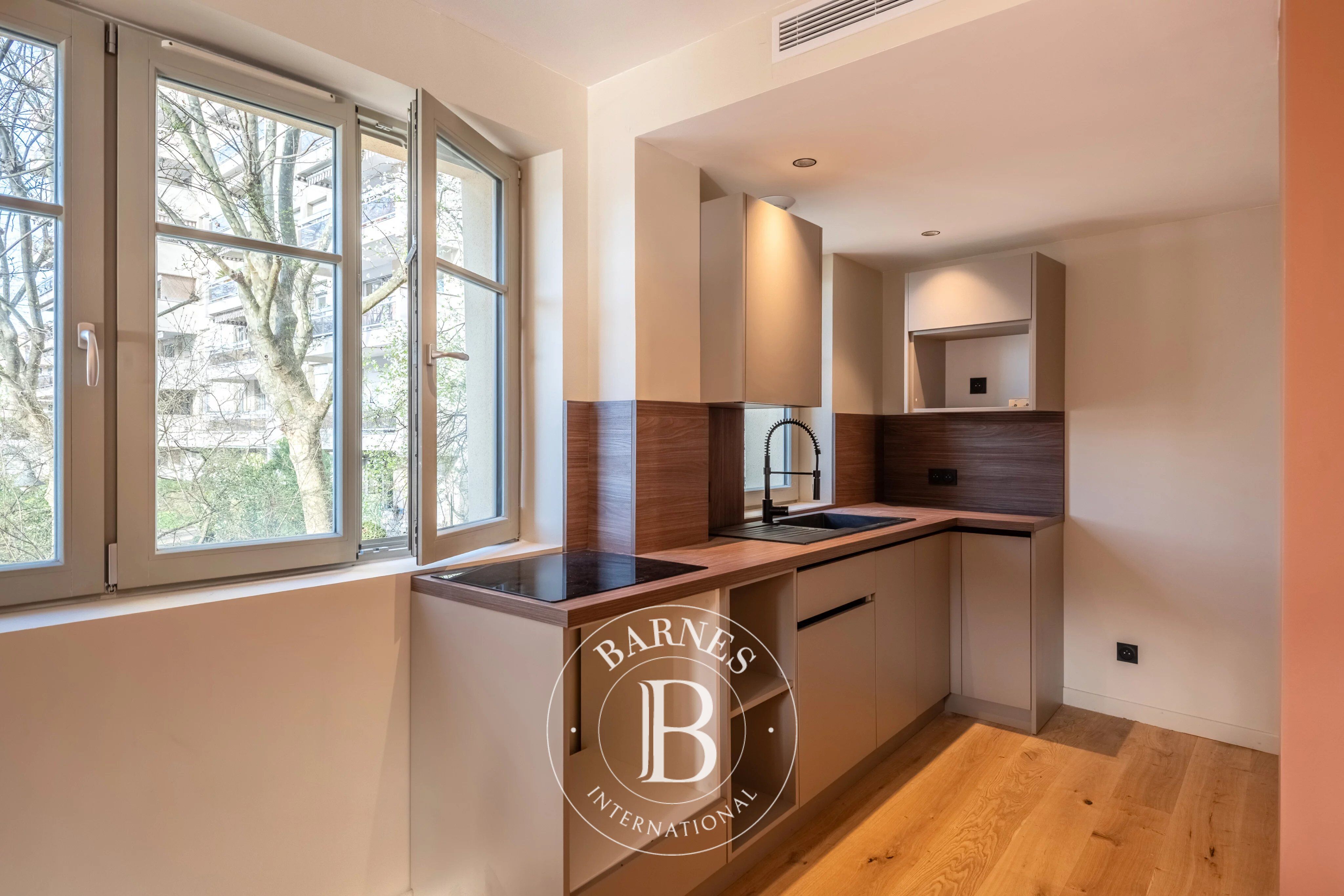 Lyon 1st – Quai Saint-Vincent – 46.53 m² duplex– One Bedroom – Basement to Be Fitted Out - picture 2