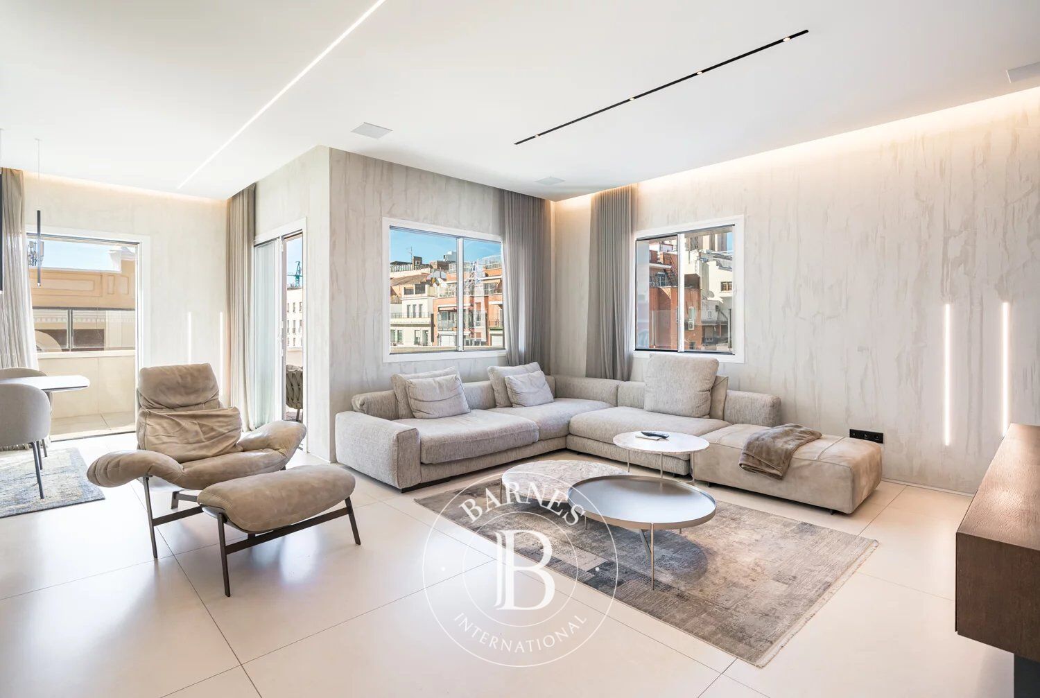 Renovated Penthouse for Sale in Goya - picture 1