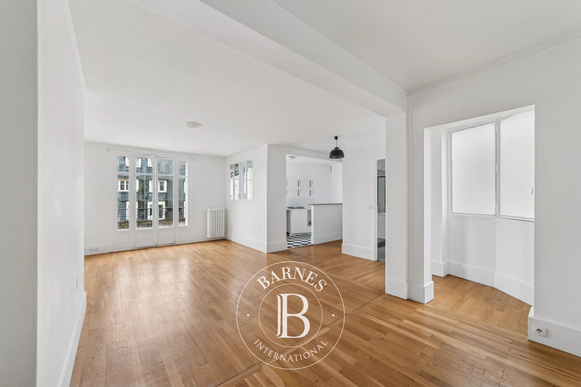 Paris 16 - South Auteuil - Upper floor with balcony - 1 bedroom - picture 1