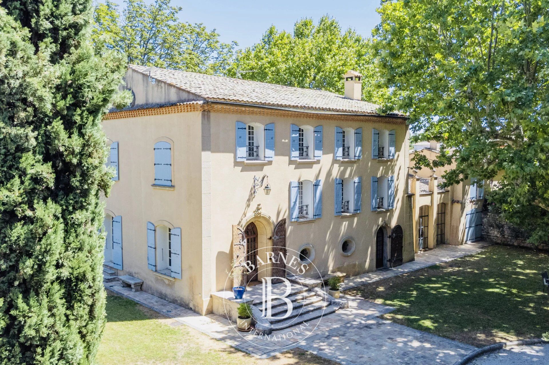 Location meublée - Puyricard - Bastide rénovée de 265m² - Piscine - Sauna - Pool-house - Jardin - picture 1