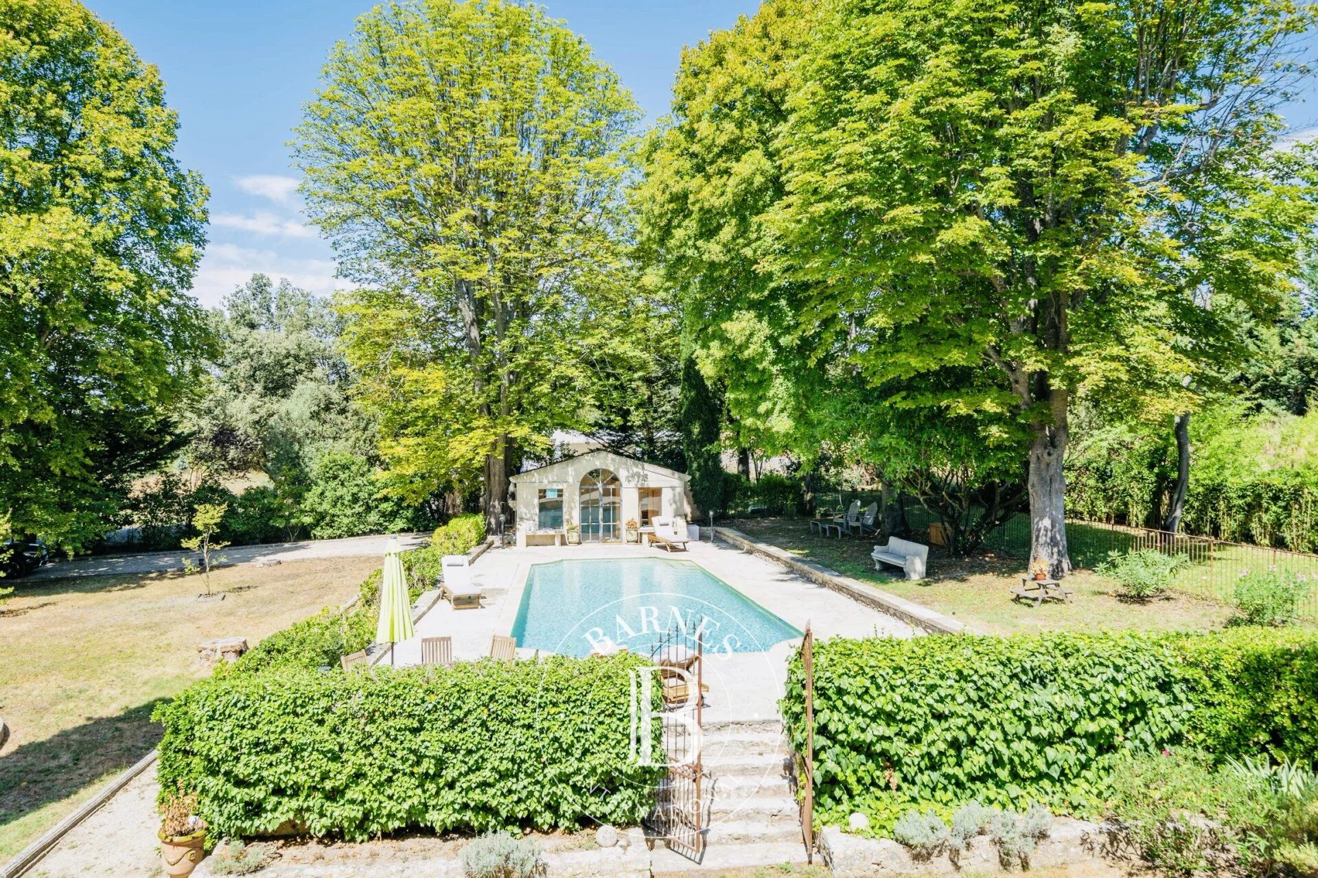 Location meublée - Puyricard - Bastide rénovée de 265m² - Piscine - Sauna - Pool-house - Jardin - picture 3