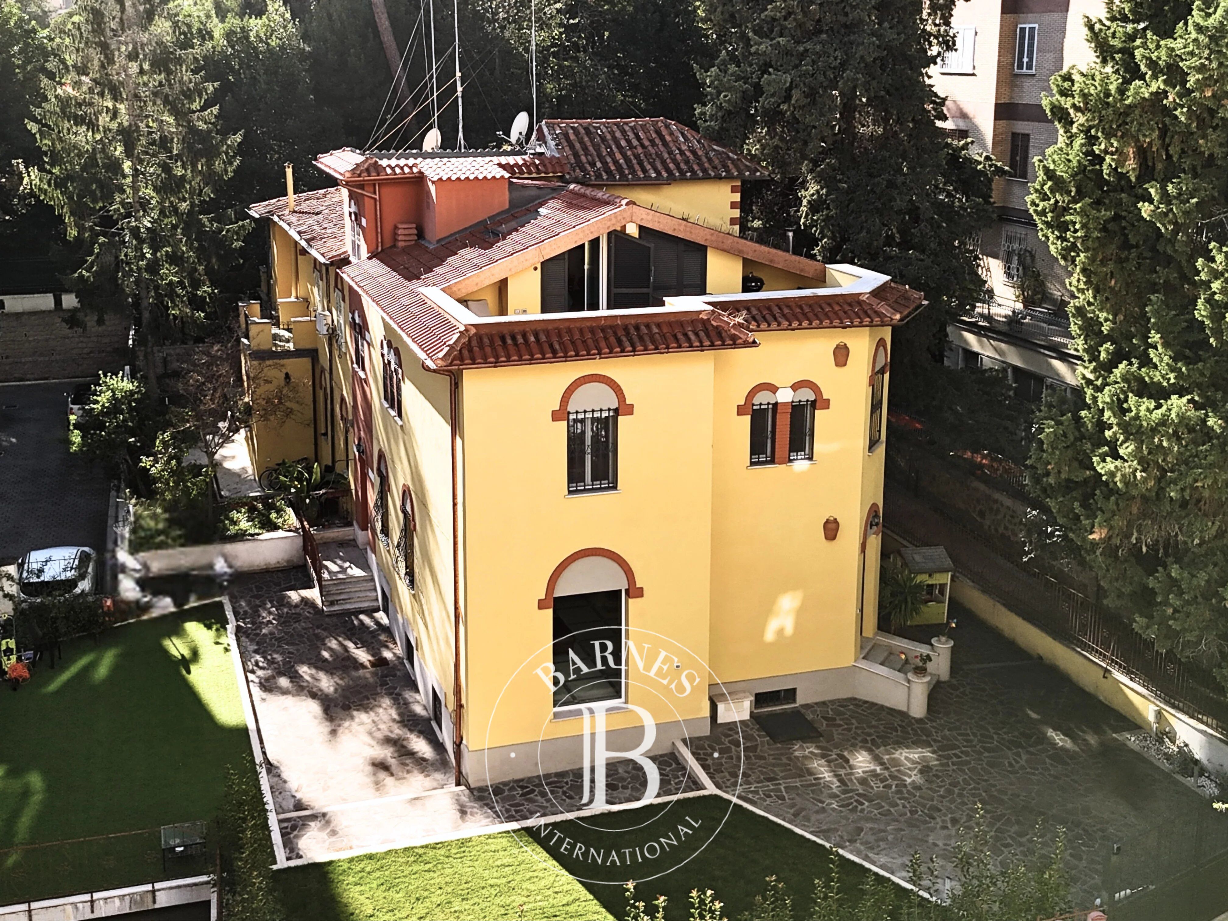 Exclusive Corporate Headquarters – Nomentano District (Via Vasi) - picture 1