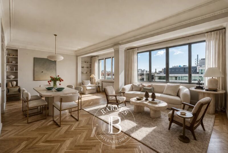 Piso en alquiler en Salamanca – Castellana, 195 m², muy luminoso y con parking