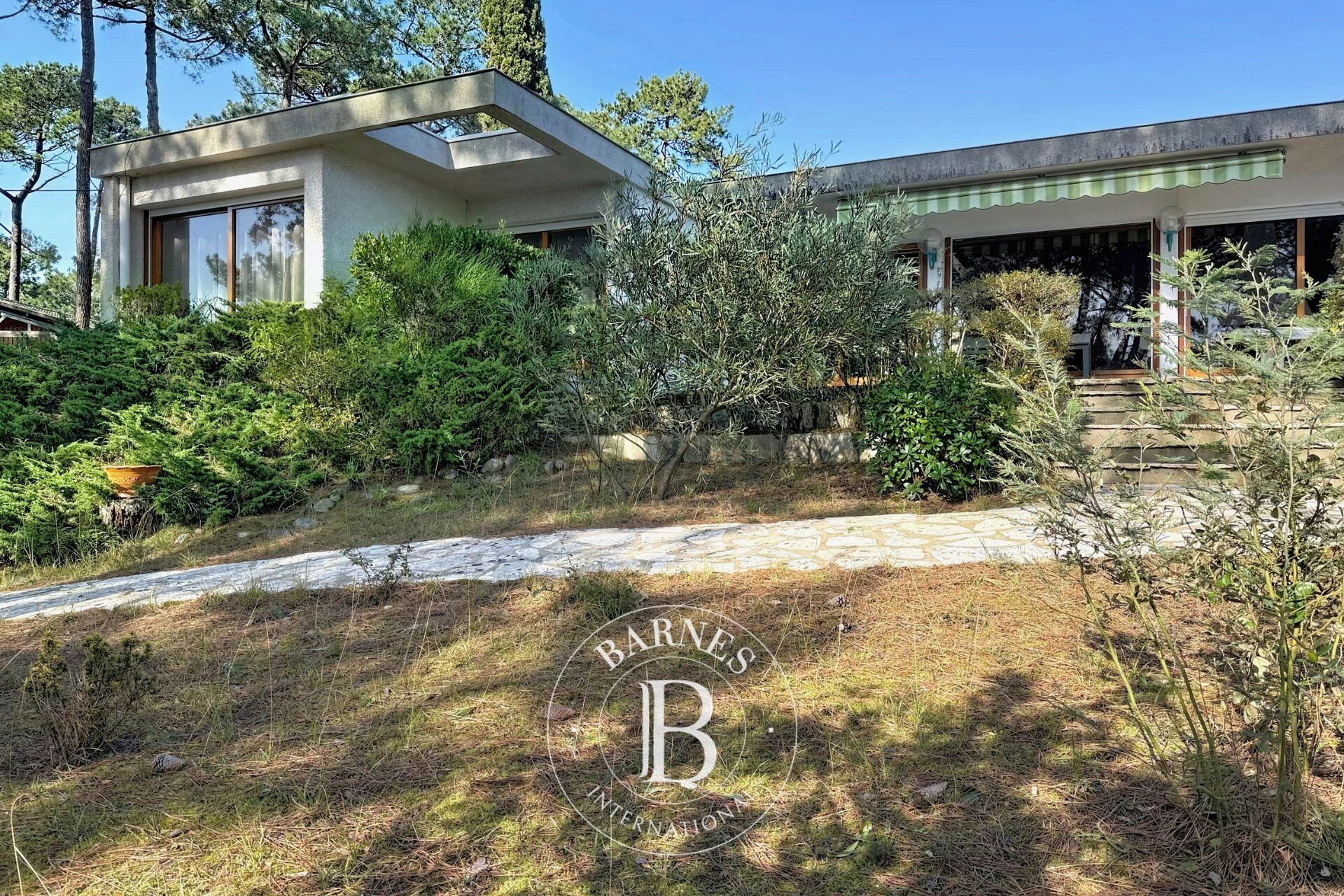 VILLA D’ARCHITECTE AVEC VUE BASSIN À PIRAILLAN SUR LA PRESQU’ÎLE DU CAP FERRET - picture 2