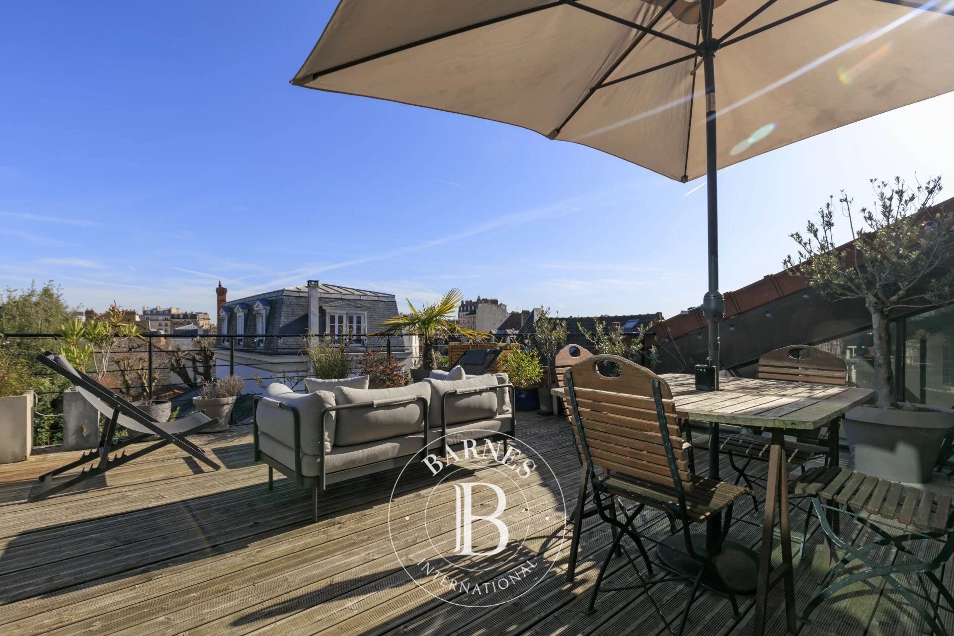 BOIS COLOMBES MAIRIE LOFT AVEC ROOFTOP VUE DEGAGEE, 4 CHAMBRES - picture 1