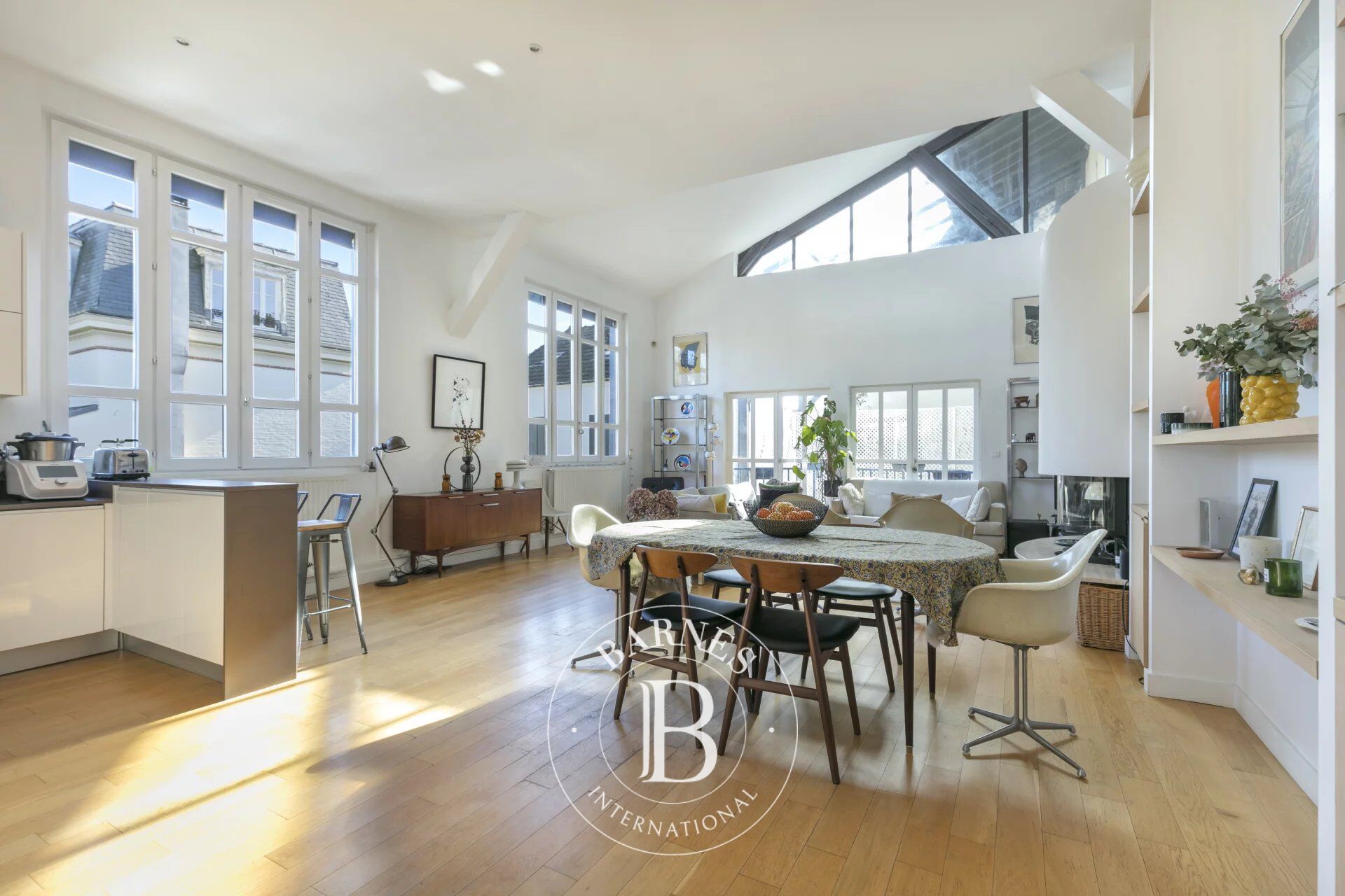 BOIS COLOMBES MAIRIE LOFT AVEC ROOFTOP VUE DEGAGEE, 4 CHAMBRES - picture 2