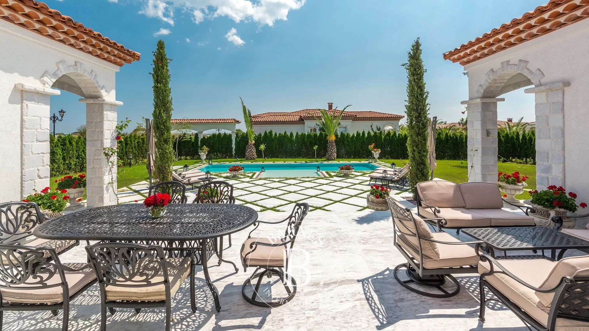 Haus Sunny Beach - picture 1