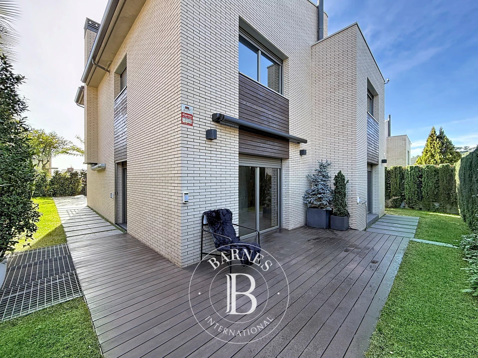 Casa independiente en venta en Vilassar de Dalt (Barcelona). - picture 2